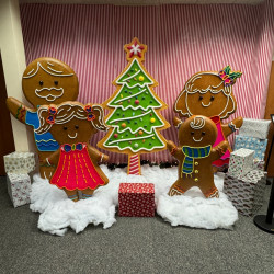 square 1712793684 Gingerbread Family